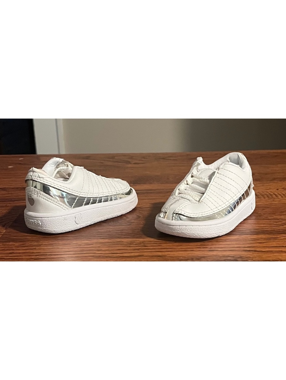 K-Swiss Infant White and Silver Low-Top Sneakers Size 4